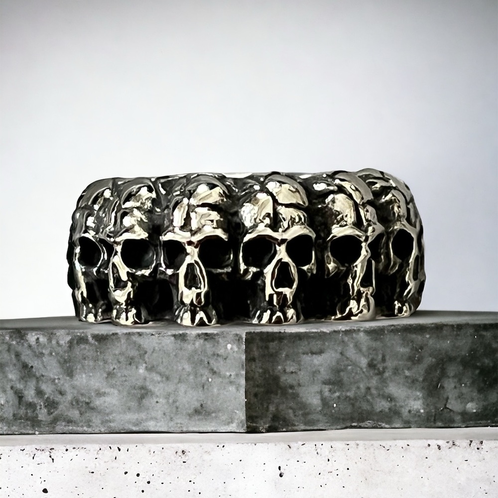 Skull ring